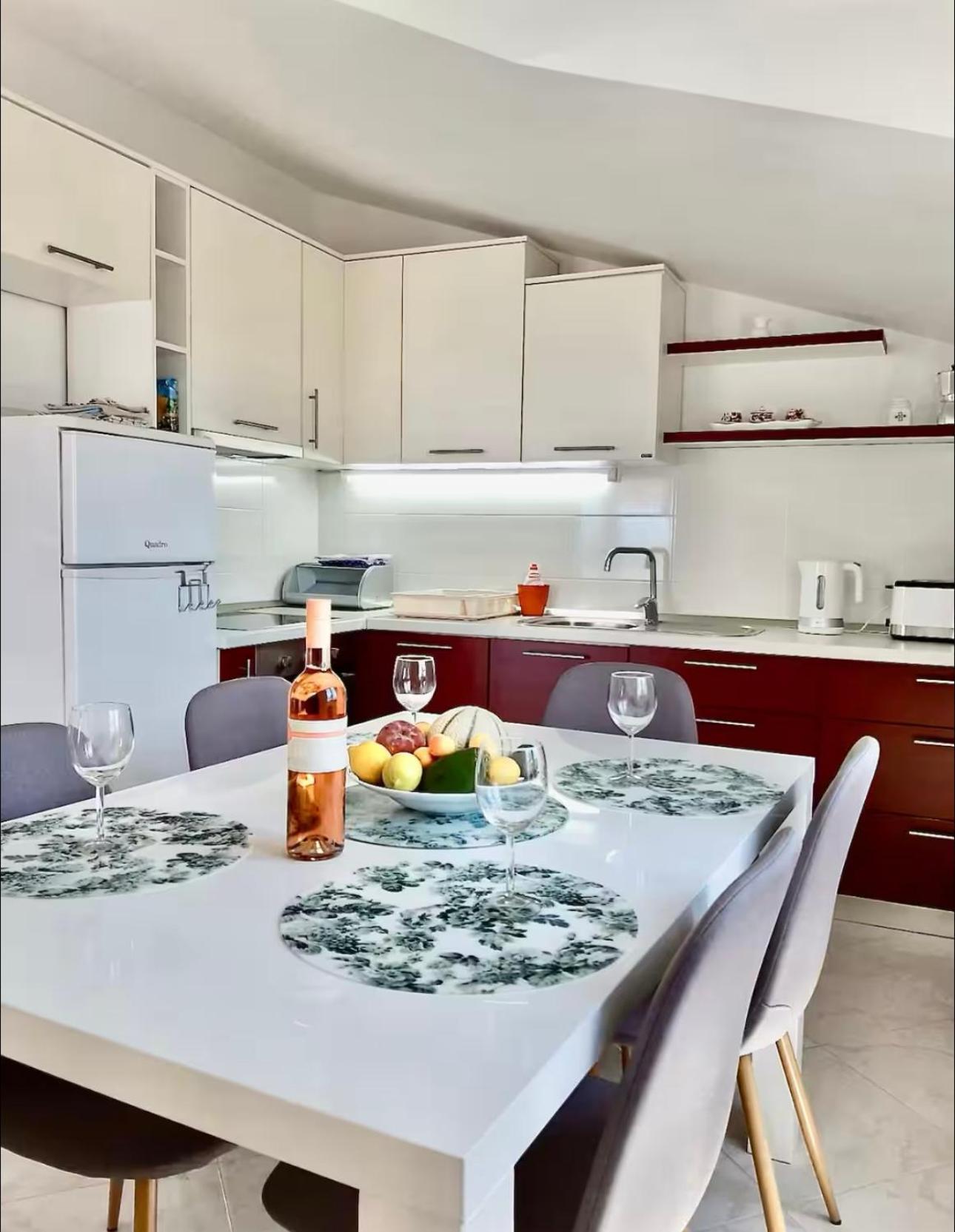 טרוגיר Apartmani Attila מראה חיצוני תמונה