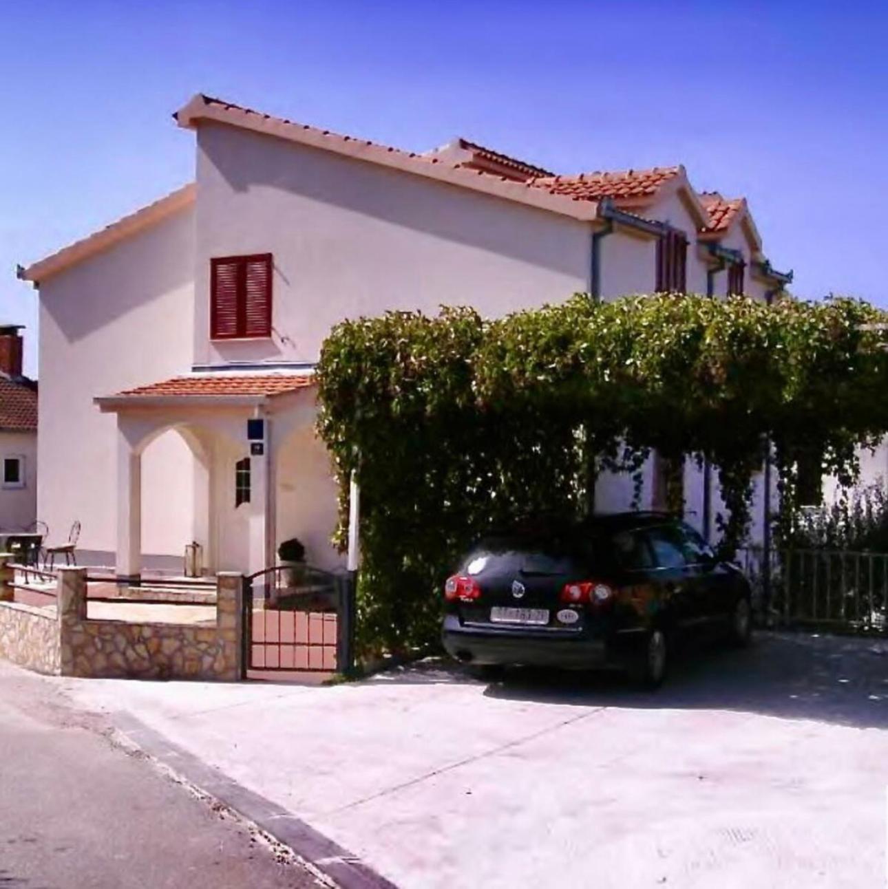 טרוגיר Apartmani Attila מראה חיצוני תמונה